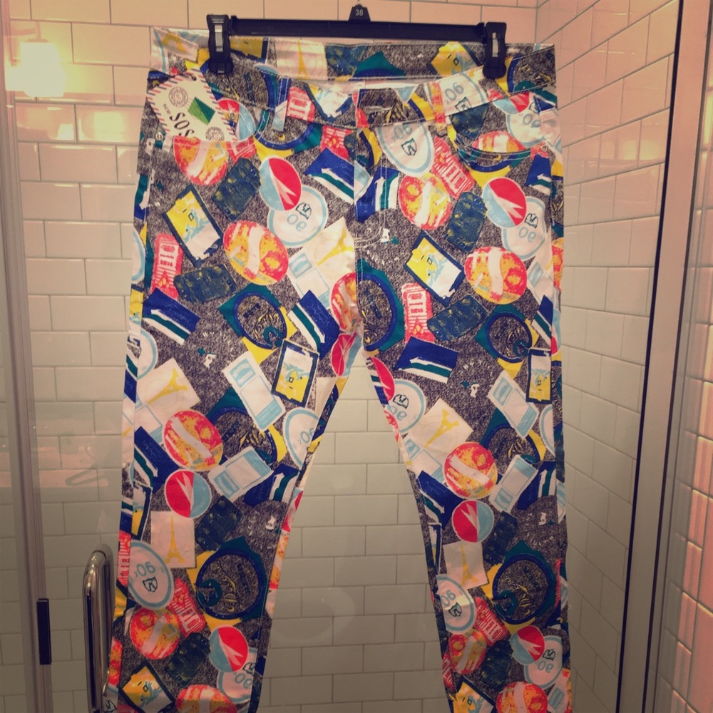 Graphic Jeans